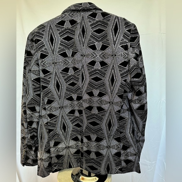 Black and Silver Geometric Sport Blazer - Picture 2 of 5